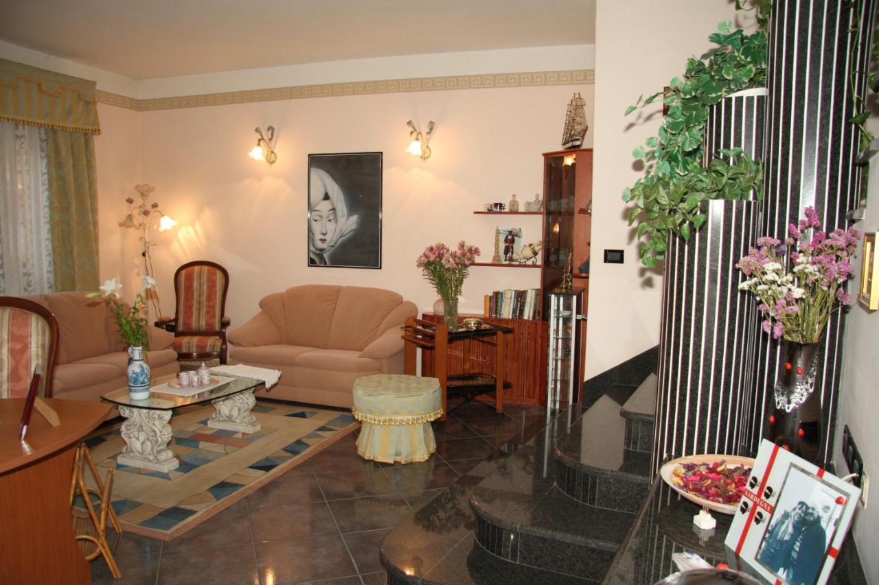 Locazioni Brevi La Rosaviola Guest Rooms Теулада Экстерьер фото